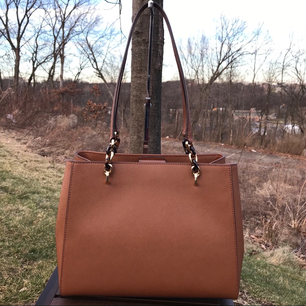 ❗️SOLD❗Michael Kors Sofia Large Tote Shoulder Bag - Picture 3 of 8